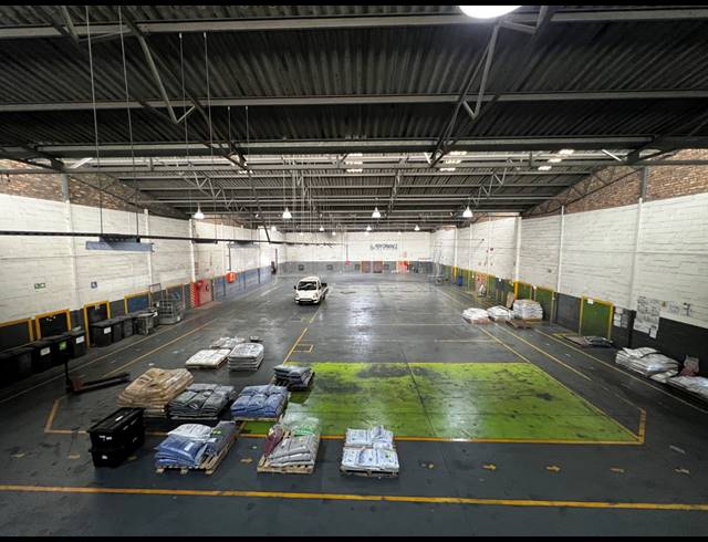 2,512M² WAREHOUSE TO LET IN BEACONVALE